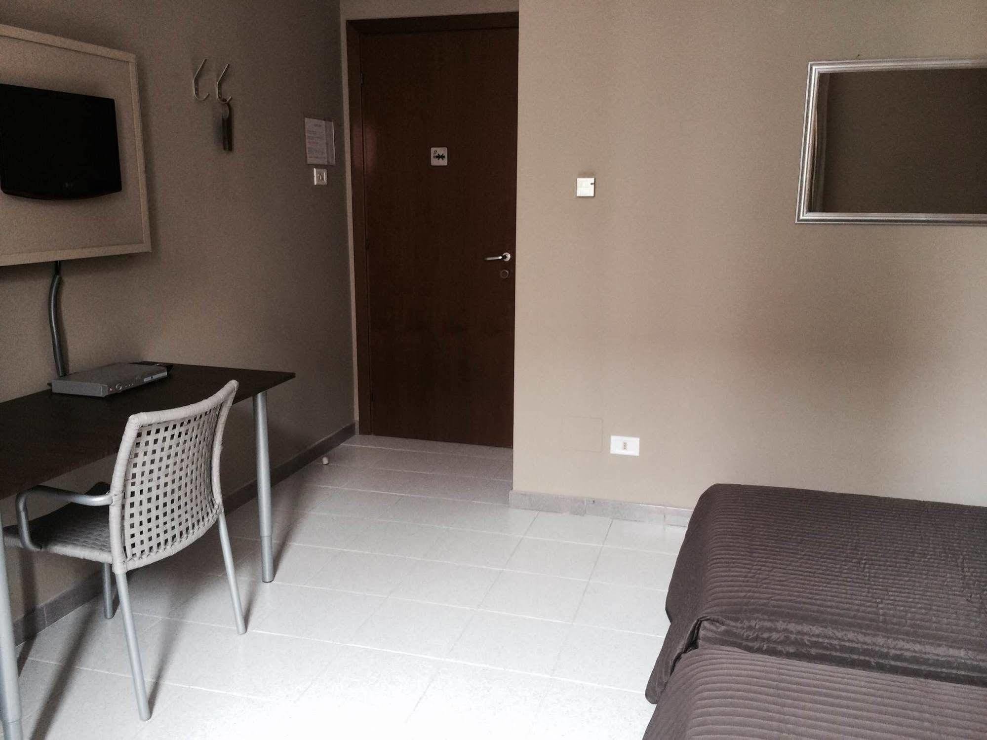 Bert Hotel Sesto San Giovanni Exterior photo